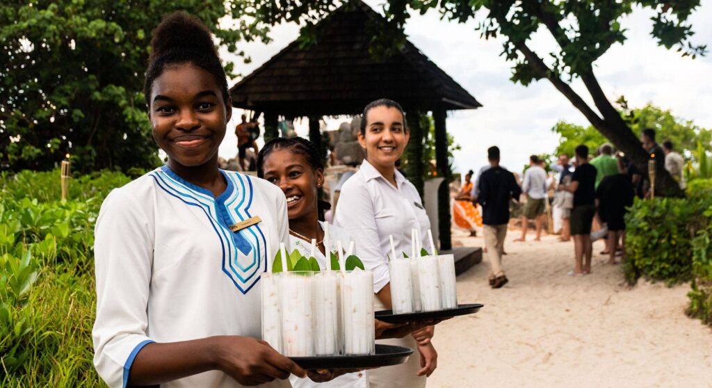 OceanEvent Incentive Charter Seychellen - Willkommen in Raffles Curieuse