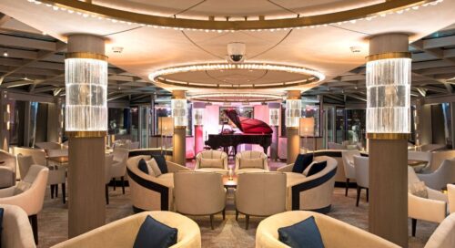 Flusskreuzfahrtschiff chartern auf dem Rhein mit OceanEvent - Piano Lounge bei Nacht