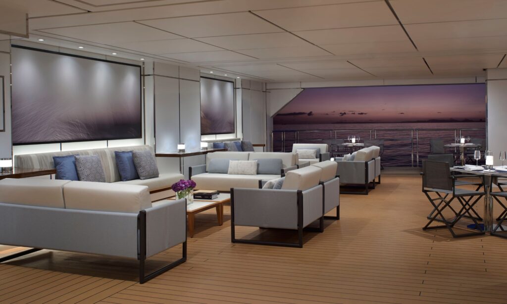Ritz Carlton Yacht - privater Charter mit OceanEvent - Marina Lounge