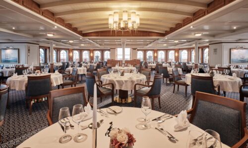 Family celebration on a cruise ship with OceanEvent