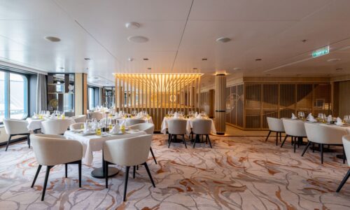 Expedition cruise in the Arctic and Antarctic for up to 184 guests - with OceanEvent