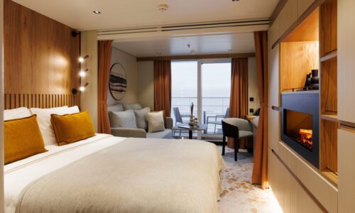 Expedition cruise in the Arctic and Antarctic for up to 184 guests - with OceanEvent