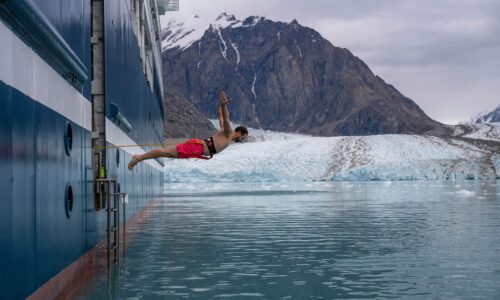 Expedition cruise in the Arctic and Antarctic for up to 184 guests | With OceanEvent