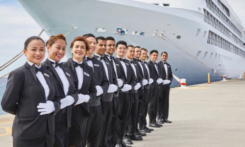 Kreuzfahrtschiff fuer bis zu 1200 Gaeste chartern bei OceanEvent