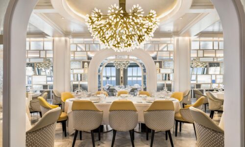 Kreuzfahrtschiff fuer bis zu 1200 Gaeste chartern bei OceanEvent