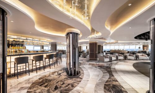 Kreuzfahrtschiff fuer bis zu 1200 Gaeste chartern bei OceanEvent