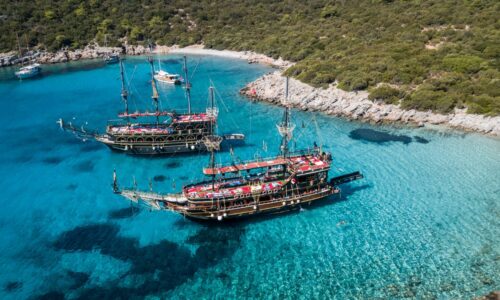 Kreuzfahrtschiff fuer bis zu 1200 Gaeste chartern bei OceanEvent