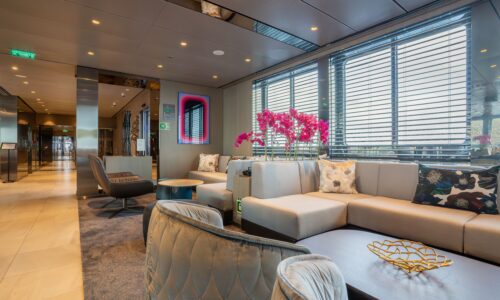 Exclusive Charter of Emerald Sakara | Exclusively with OceanEvent