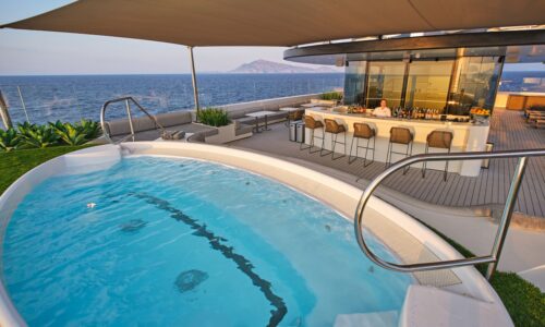 Exclusive Charter of Emerald Sakara | Exclusively with OceanEvent