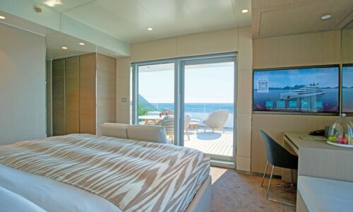 Exclusive Charter of Emerald Sakara | Exclusively with OceanEvent